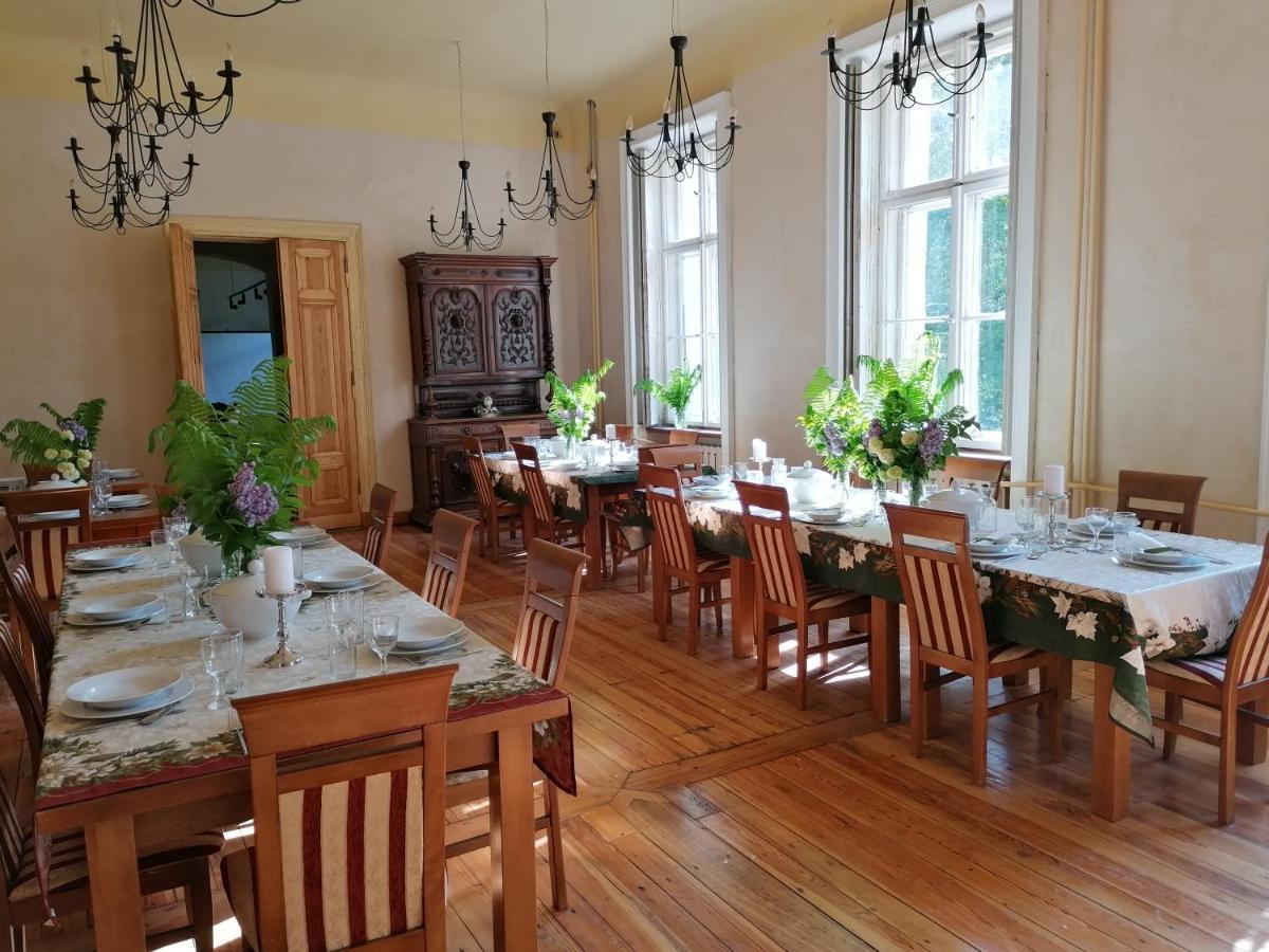 Palac Paprotno Karnice Exteriér fotografie