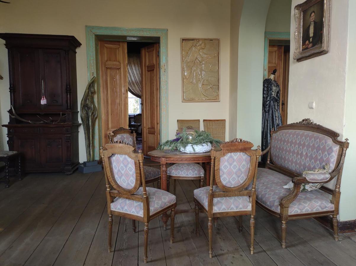 Palac Paprotno Karnice Exteriér fotografie