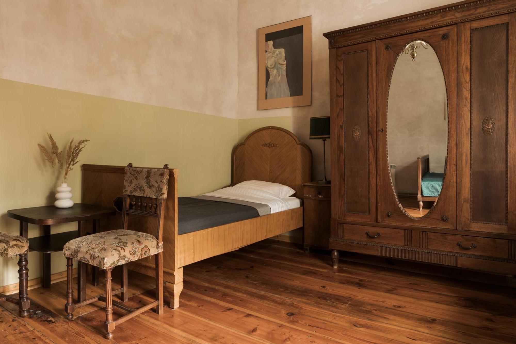 Palac Paprotno Karnice Exteriér fotografie